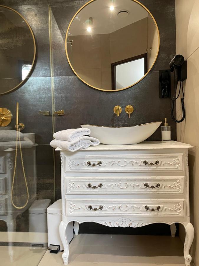 Hotel Jasmin Owinska Экстерьер фото