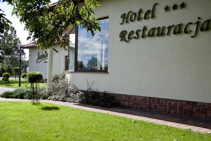 Hotel Jasmin Owinska Экстерьер фото